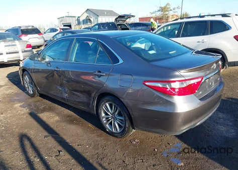 2015 Toyota Camry Le/Xle/Se/Xse z USA, uszkodzony, nr VIN 4T1BF1FK9FU02435